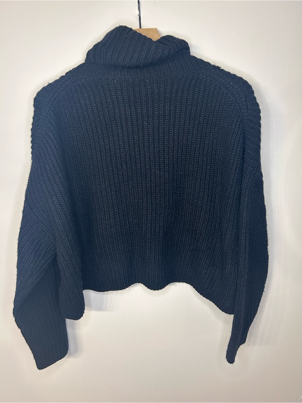 Zara Women’s Navy Blue Chunky Turtleneck Sweater with Large Pockets, Size Large - Picture 8 of 12